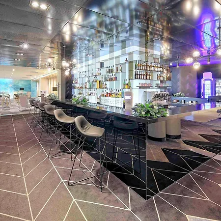 Novotel Centrum Отель 4*